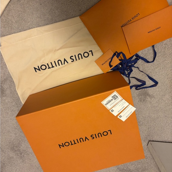 Louis Vuitton PM Graceful in Damier Azur - Picture 10 of 14